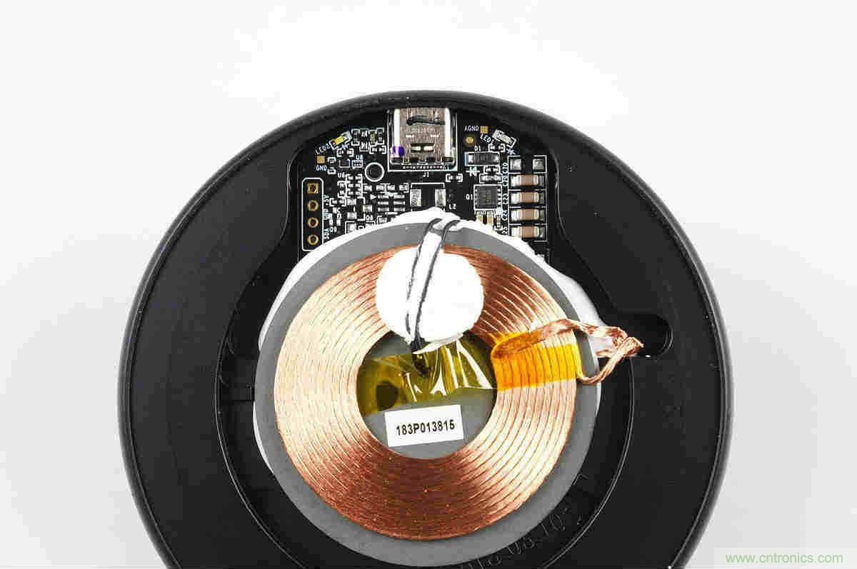 拆解對比：系出同門，小米、紫米無線充電器的差別有多大？