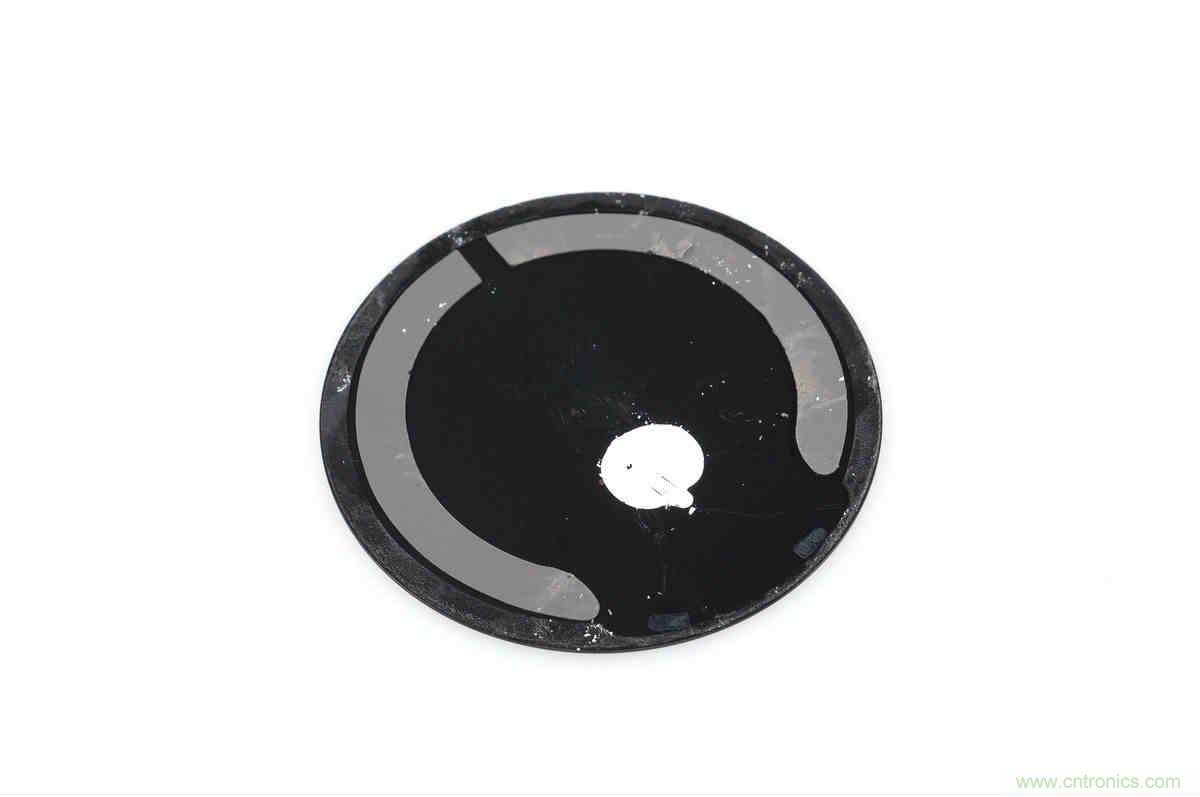 拆解對比：系出同門，小米、紫米無線充電器的差別有多大？