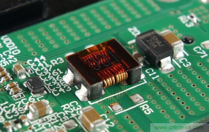 拆解對比：系出同門，小米、紫米無線充電器的差別有多大？