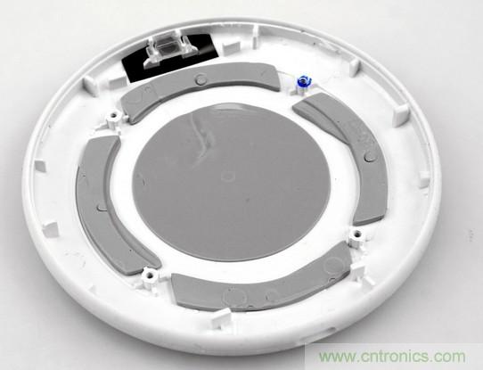 拆解對比：系出同門，小米、紫米無線充電器的差別有多大？