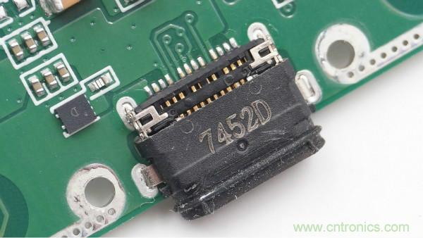 拆解華為保時捷設計快充無線充電器:憑啥能賣699?