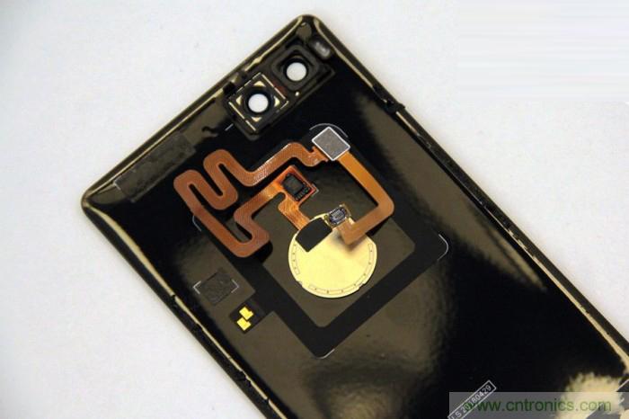 堅果R1拆解:內(nèi)部設(shè)計究竟如何?