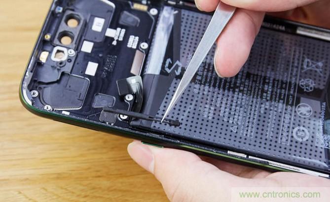 拆解黑鯊手機:多級直觸一體式液冷系統有什么門道?