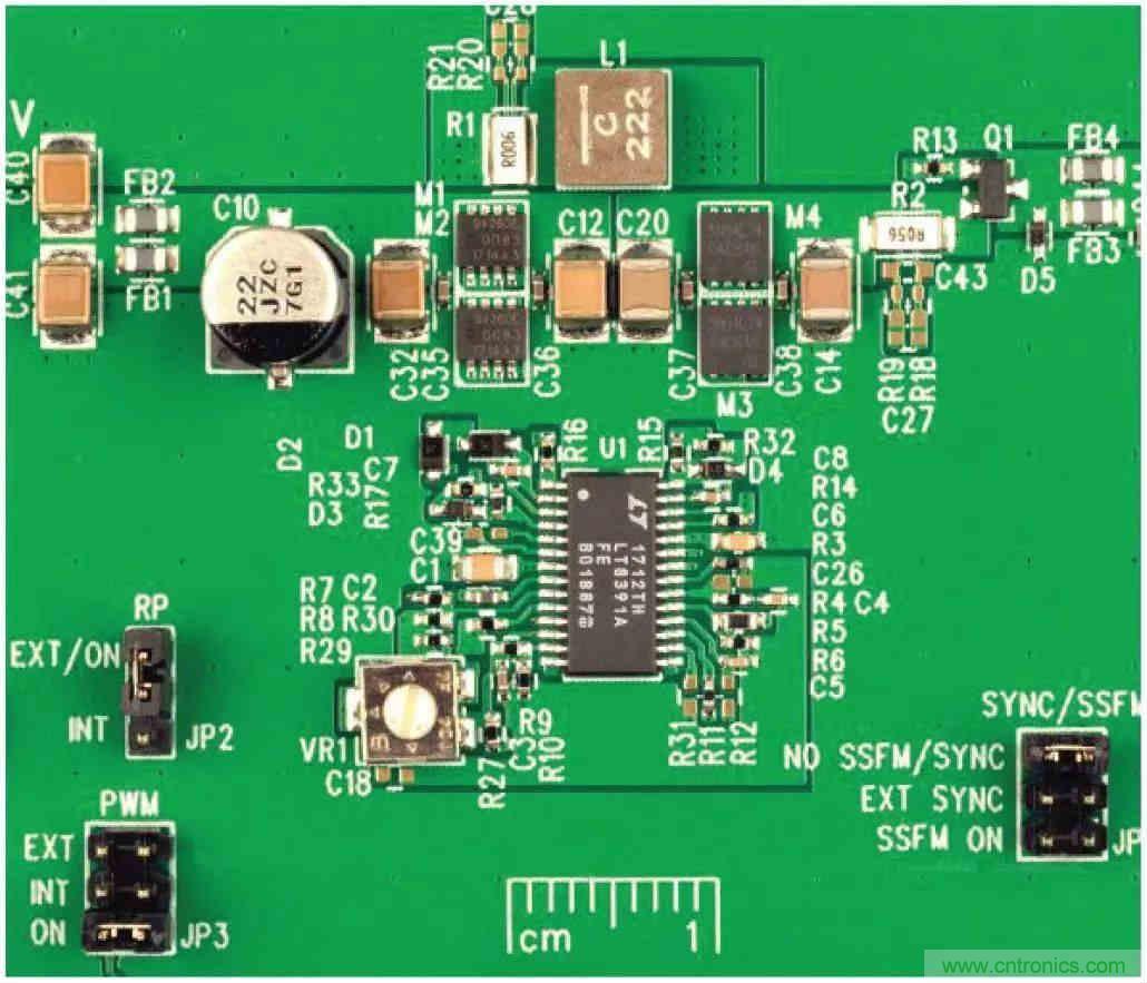 一顆芯驅動整個車前燈組，這個控制器是怎么做到滴？