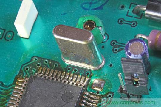 淺談晶體晶振區(qū)別、應用范圍及用法 淺談晶體晶振區(qū)別、應用范圍及用法