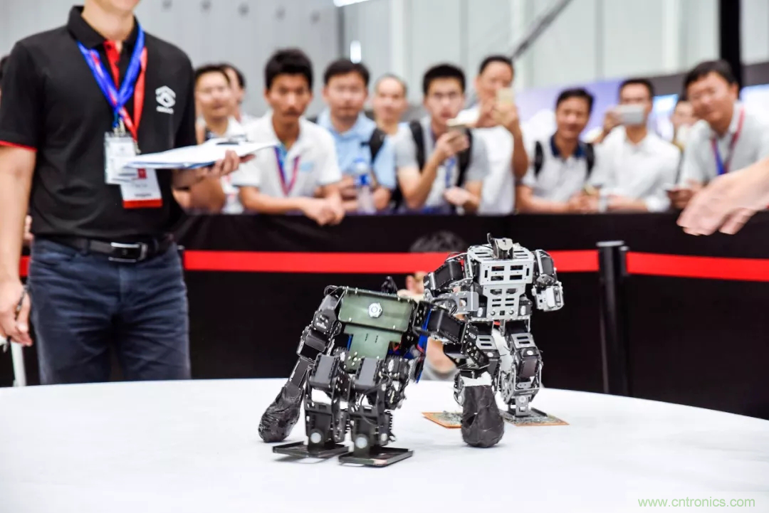 連續3年落戶順德!2018超燃機器人大賽等你來戰! 連續3年落戶順德!2018超燃機器人大賽等你來戰!
