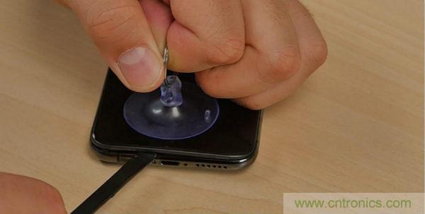 拆解iPhone XS:發(fā)現(xiàn)7納米工藝的奧秘