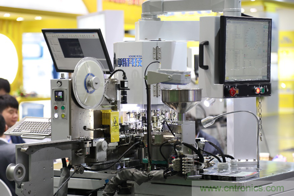 50000平米!50000人!1000家企業!92CEF強勢登陸上海 50000平米!50000人!1000家企業!92CEF強勢登陸上海