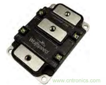 新型SiC功率模塊以之Si IGBT,在更小的封裝內提供更高的功率密度