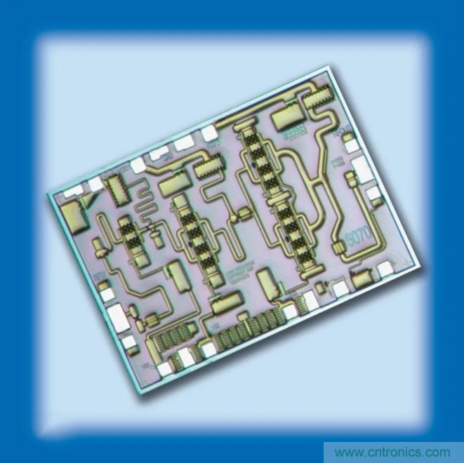 高幅相一致6~18GHz下變頻器設計