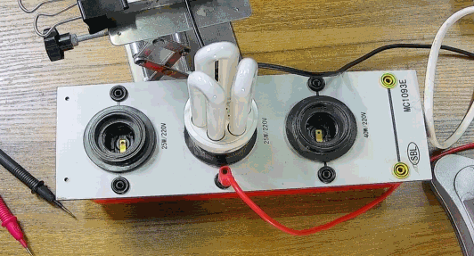 電燈泡內(nèi)通有交流電,為什么看不到燈泡在閃爍?