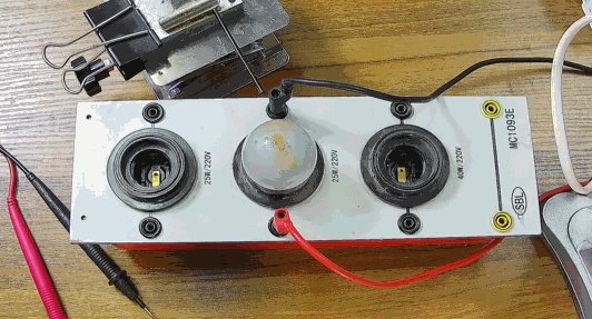 電燈泡內(nèi)通有交流電,為什么看不到燈泡在閃爍?