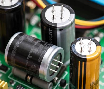 電容選型避坑手冊：參數(shù)、成本與場景化適配邏輯